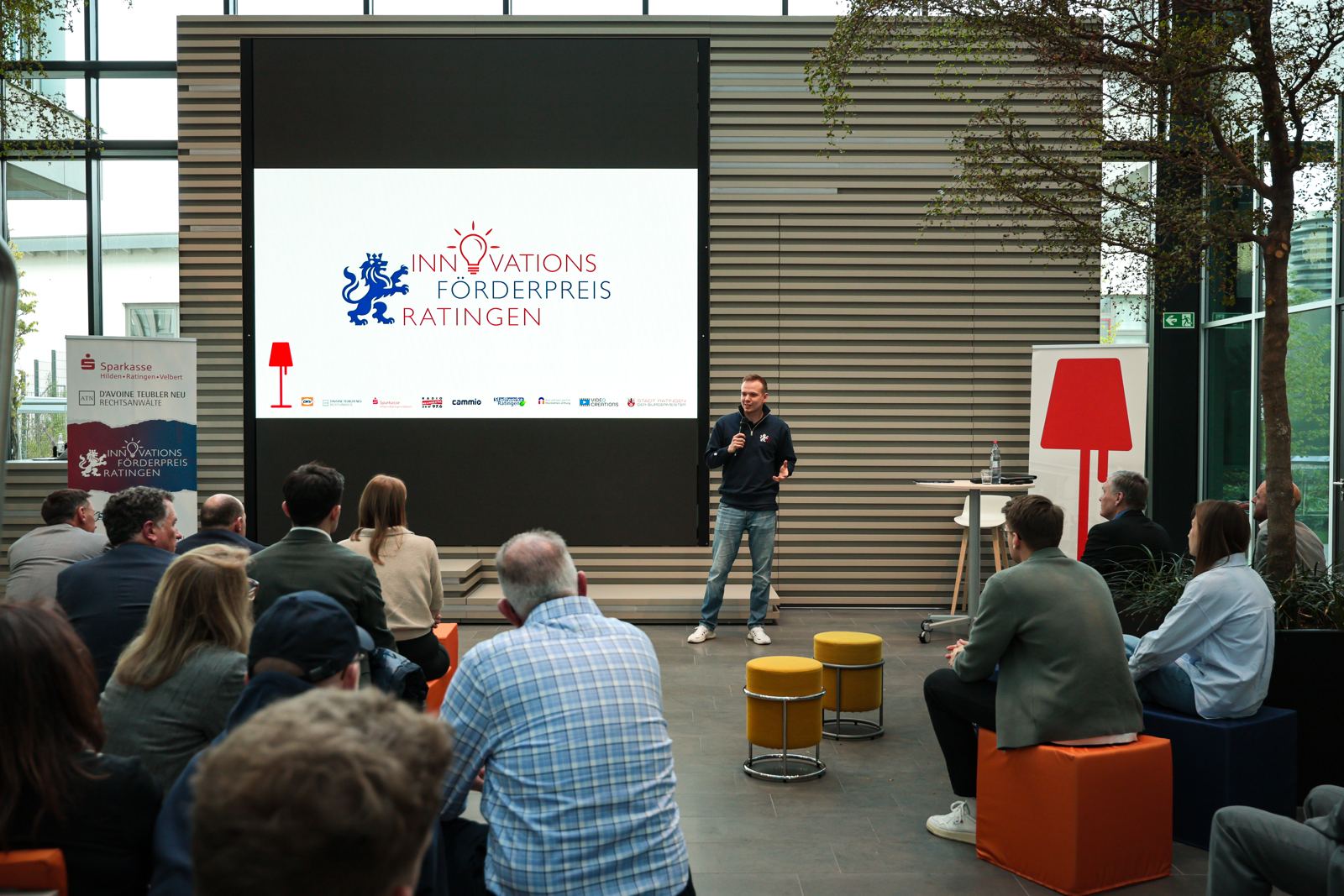 Bühne beim Innovationsförderpreis