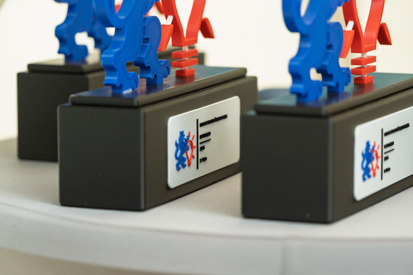 Die Trophäen des Innovationsförderpreises
